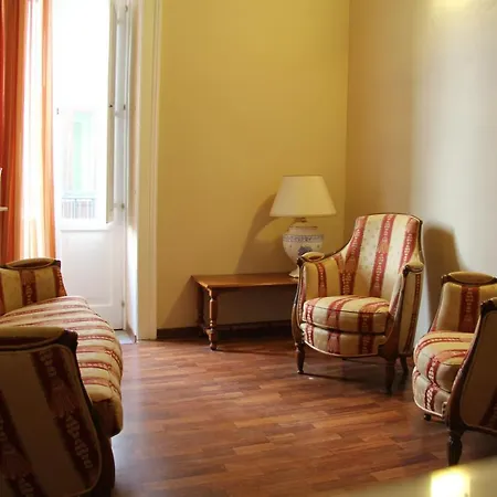 Casa Vacanza Icaros, Ortigia Hictoric Center, 200 Mt From The Beach * Syracuse